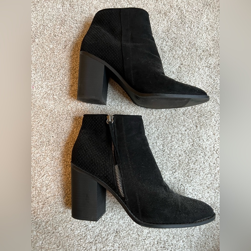 Universal Thread Booties